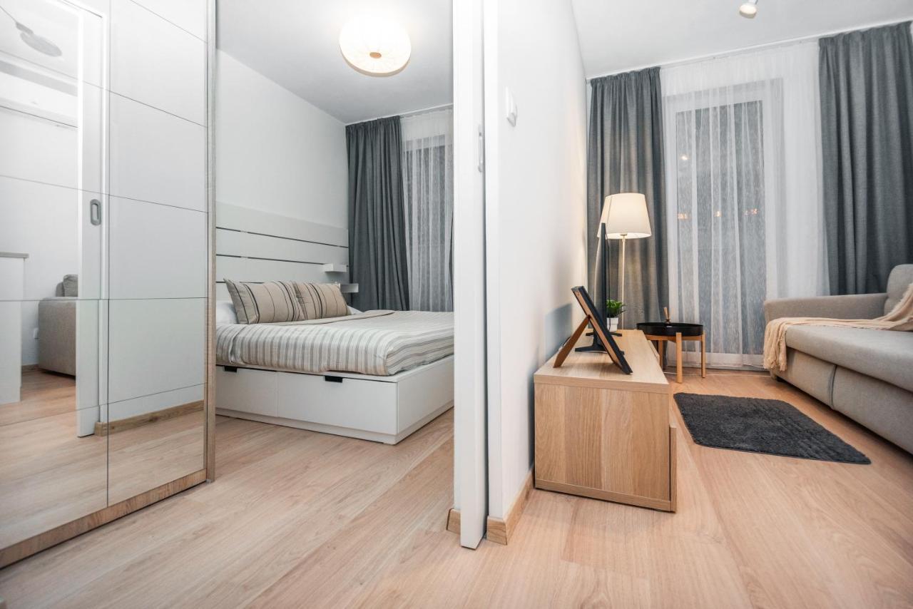 City Center Apartment - Modern & Elegant Bratislava Buitenkant foto
